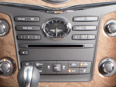 2012 INFINITI QX56 7-passenger