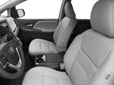 2017 Toyota Sienna XLE Auto Access Seat
