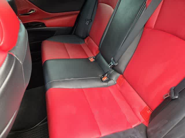 2023 Lexus ES F SPORT Handling