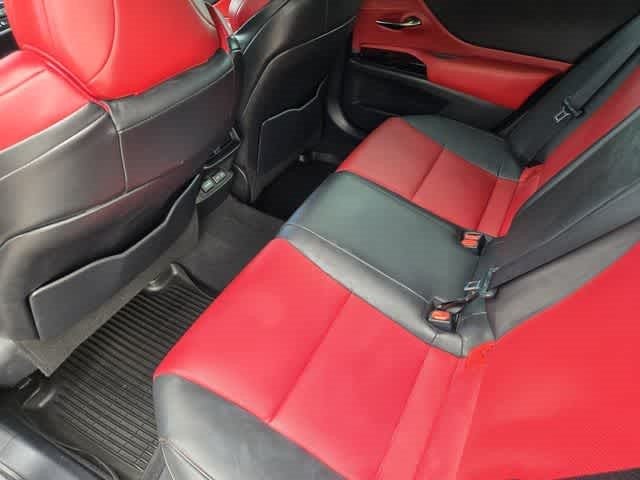 2023 Lexus ES F SPORT Handling