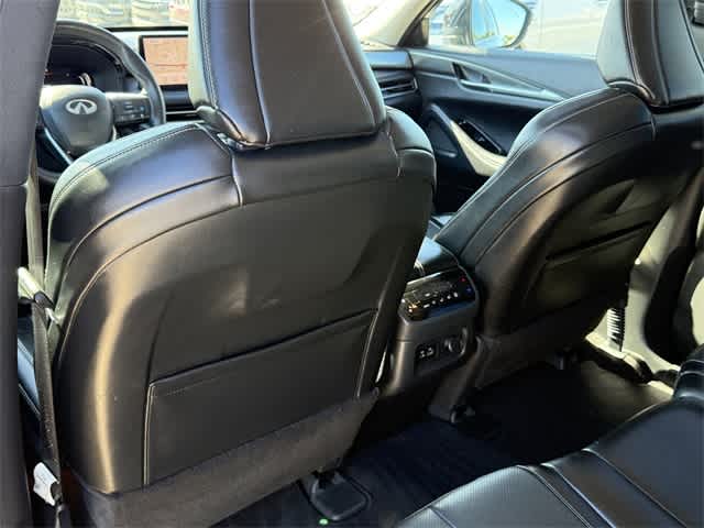 2022 INFINITI QX60 LUXE