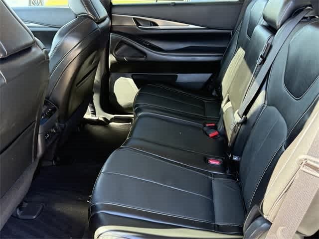 2022 INFINITI QX60 LUXE