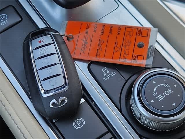 2023 INFINITI QX60 LUXE