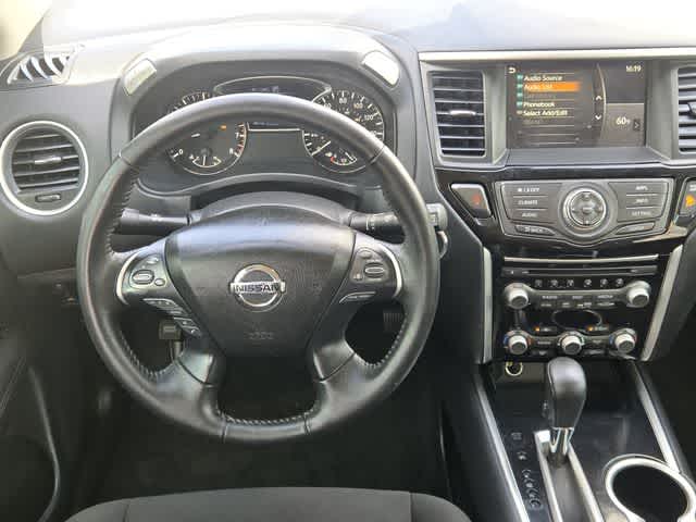 2020 Nissan Pathfinder SV