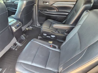 2017 Toyota Highlander Limited Platinum