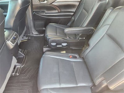 2017 Toyota Highlander Limited Platinum