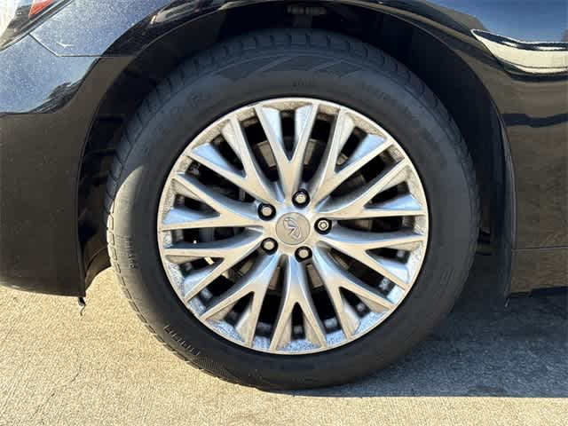 2015 INFINITI Q70L 4dr Sdn V6 RWD