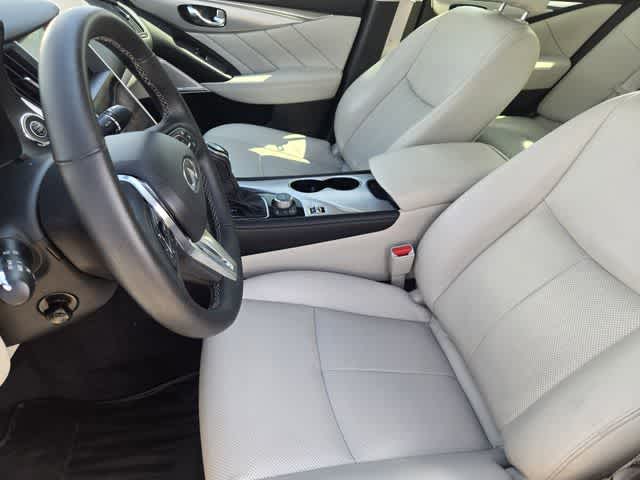 2023 INFINITI Q50 LUXE
