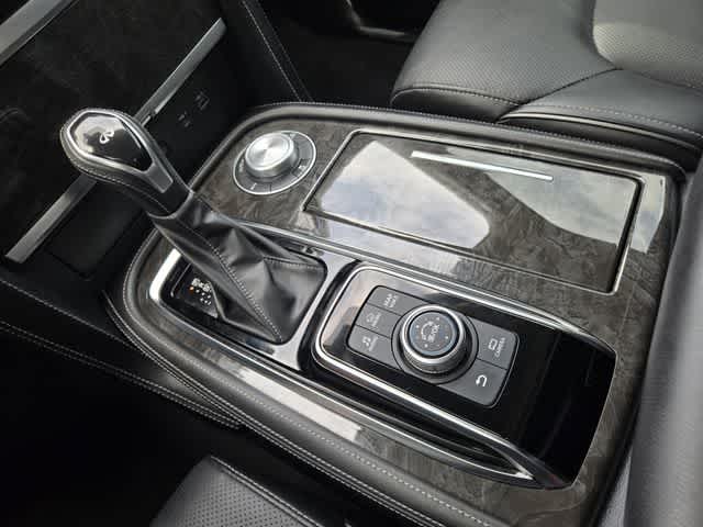2022 INFINITI QX80 LUXE
