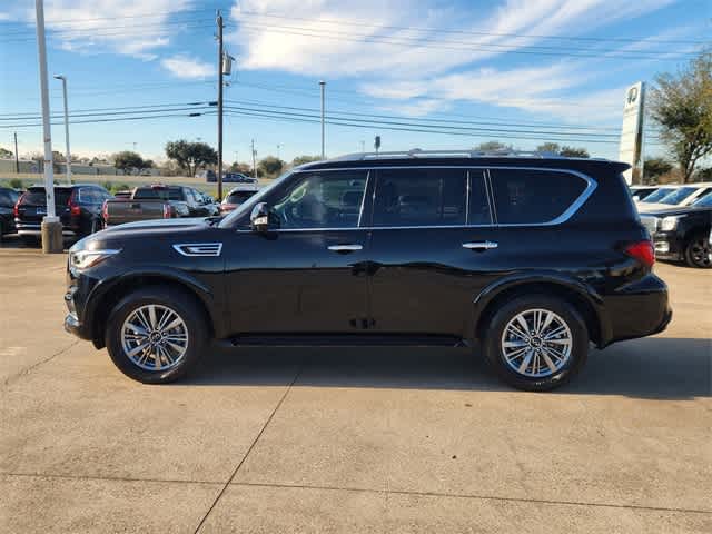 2023 INFINITI QX80 LUXE