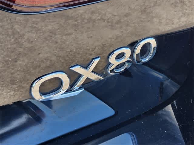 2023 INFINITI QX80 LUXE