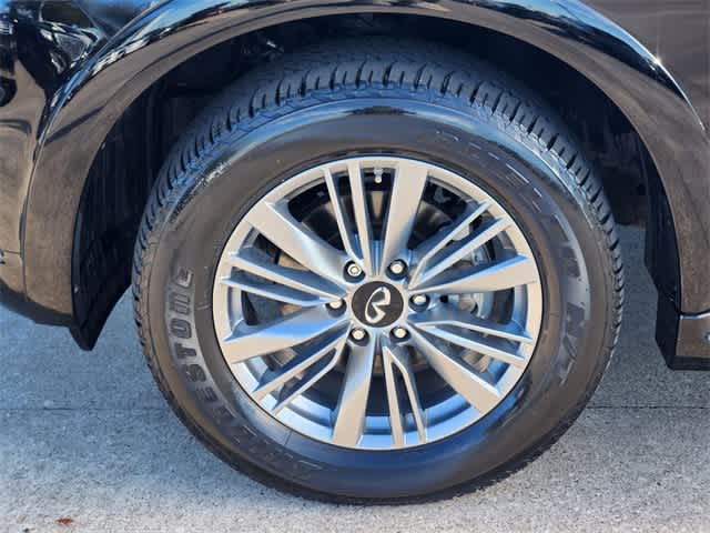 2023 INFINITI QX80 LUXE