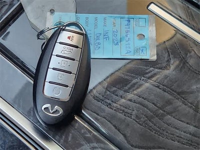 2023 INFINITI QX80 LUXE