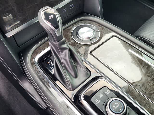 2022 INFINITI QX80 LUXE