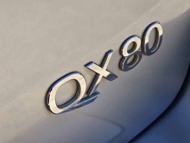 2022 INFINITI QX80 LUXE