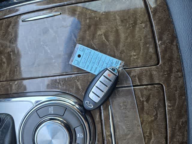 2017 INFINITI QX80 RWD