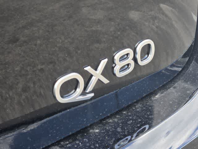 2027 INFINITI QX80 LUXE