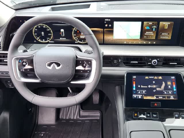 2027 INFINITI QX80 LUXE