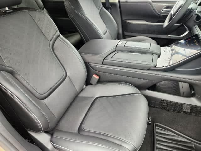 2027 INFINITI QX80 LUXE