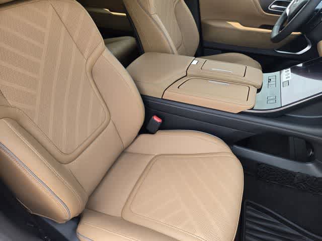 2027 INFINITI QX80 LUXE