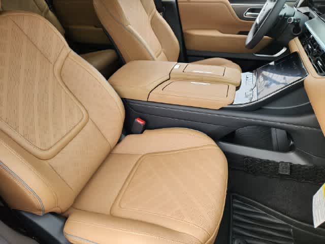 2027 INFINITI QX80 LUXE