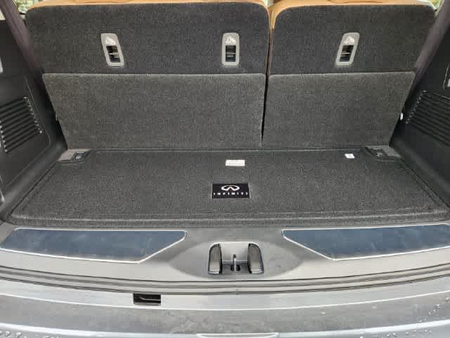 2027 INFINITI QX80 LUXE