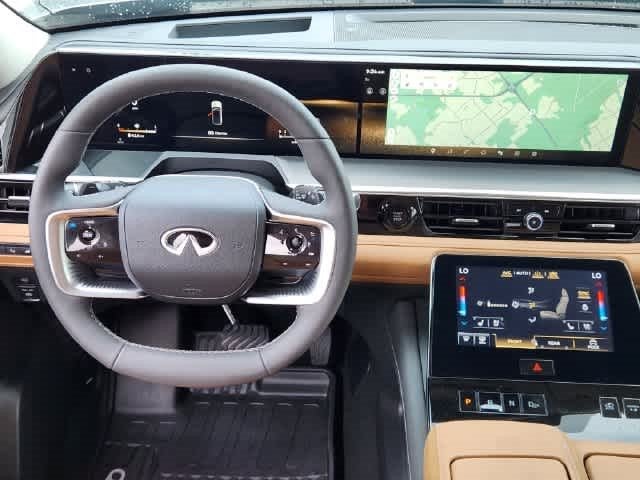 2027 INFINITI QX80 LUXE