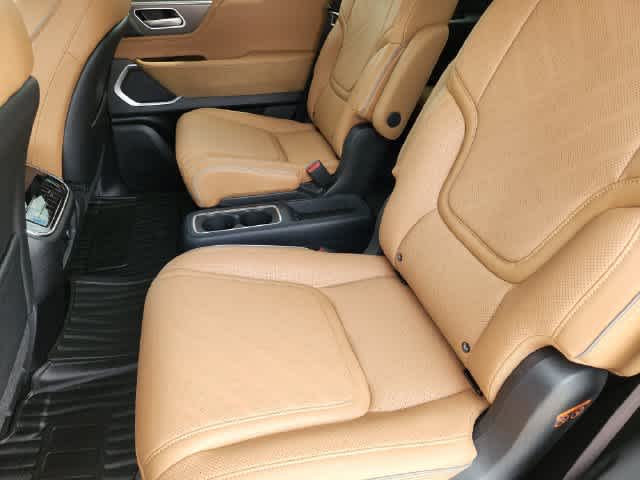 2027 INFINITI QX80 LUXE