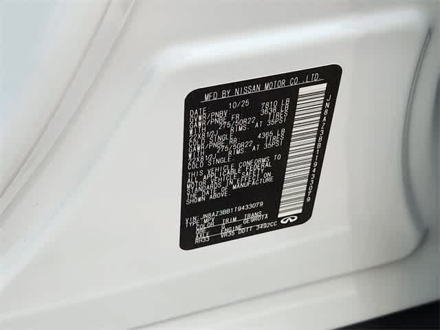 2026 INFINITI QX80 LUXE