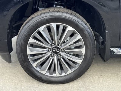 2026 INFINITI QX80 LUXE