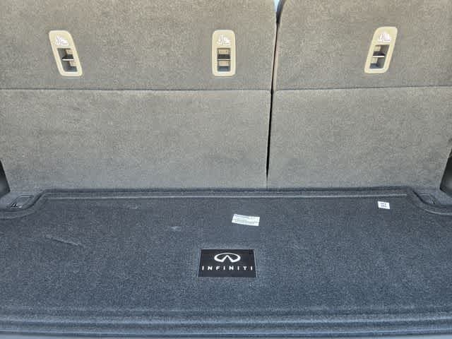 2027 INFINITI QX80 LUXE