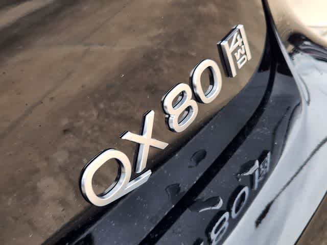 2027 INFINITI QX80 LUXE