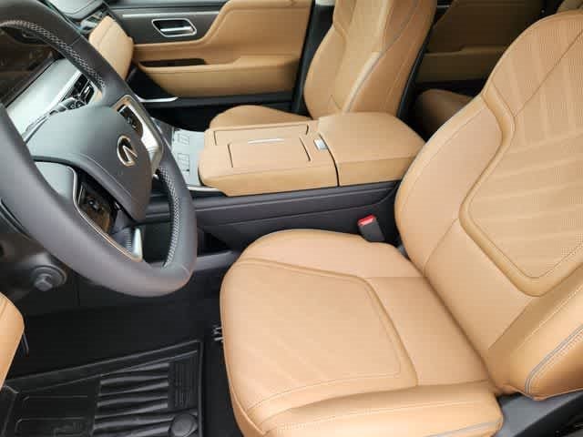 2027 INFINITI QX80 LUXE