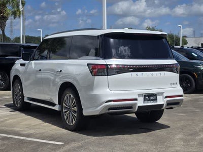 2027 INFINITI QX80 LUXE