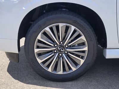 2027 INFINITI QX80 LUXE
