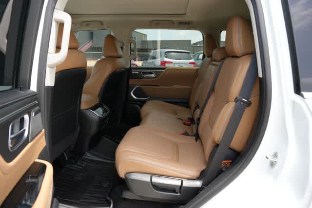 2026 INFINITI QX80 LUXE