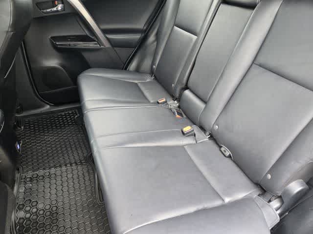 2018 Toyota RAV4 SE