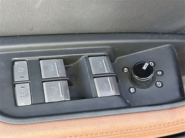 2019 Audi e-tron Premium Plus