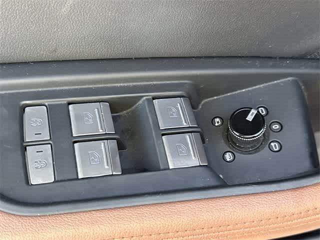 2019 Audi e-tron Premium Plus