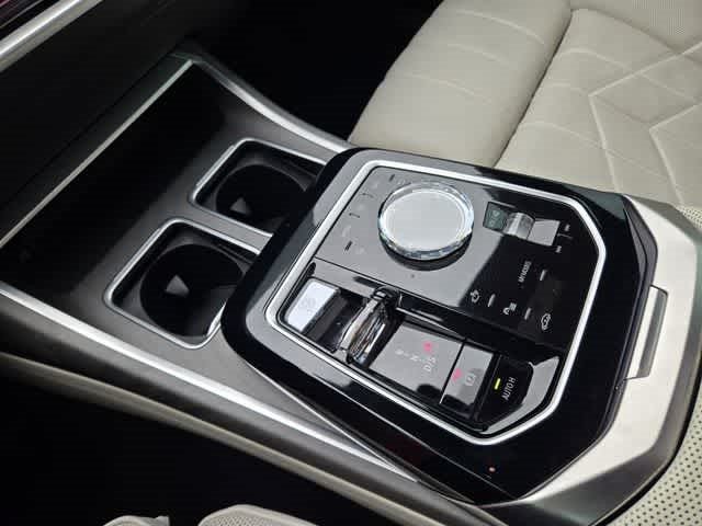 2023 BMW 740i 740i