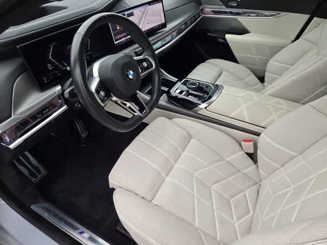 2023 BMW 740i 740i