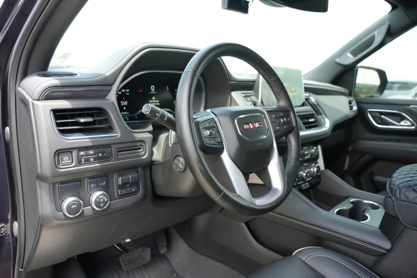 2023 GMC Yukon SLT