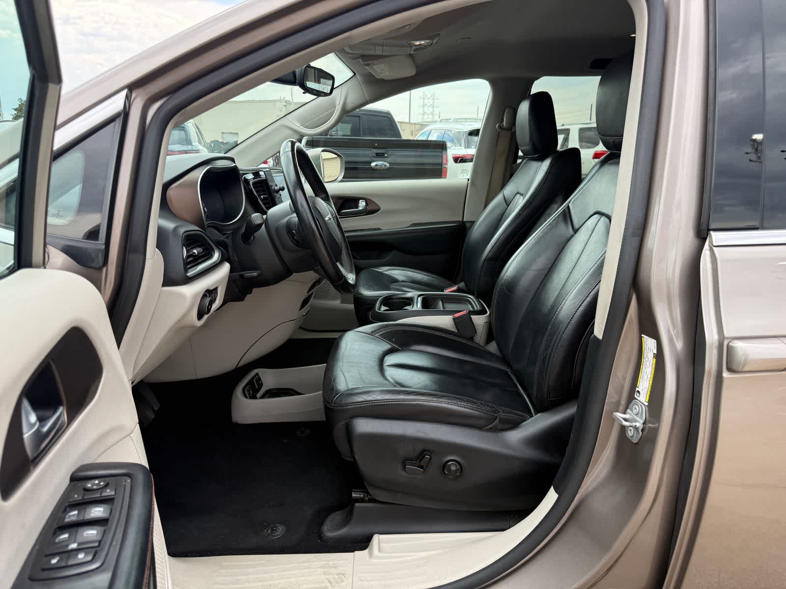 2017 Chrysler Pacifica Touring-L
