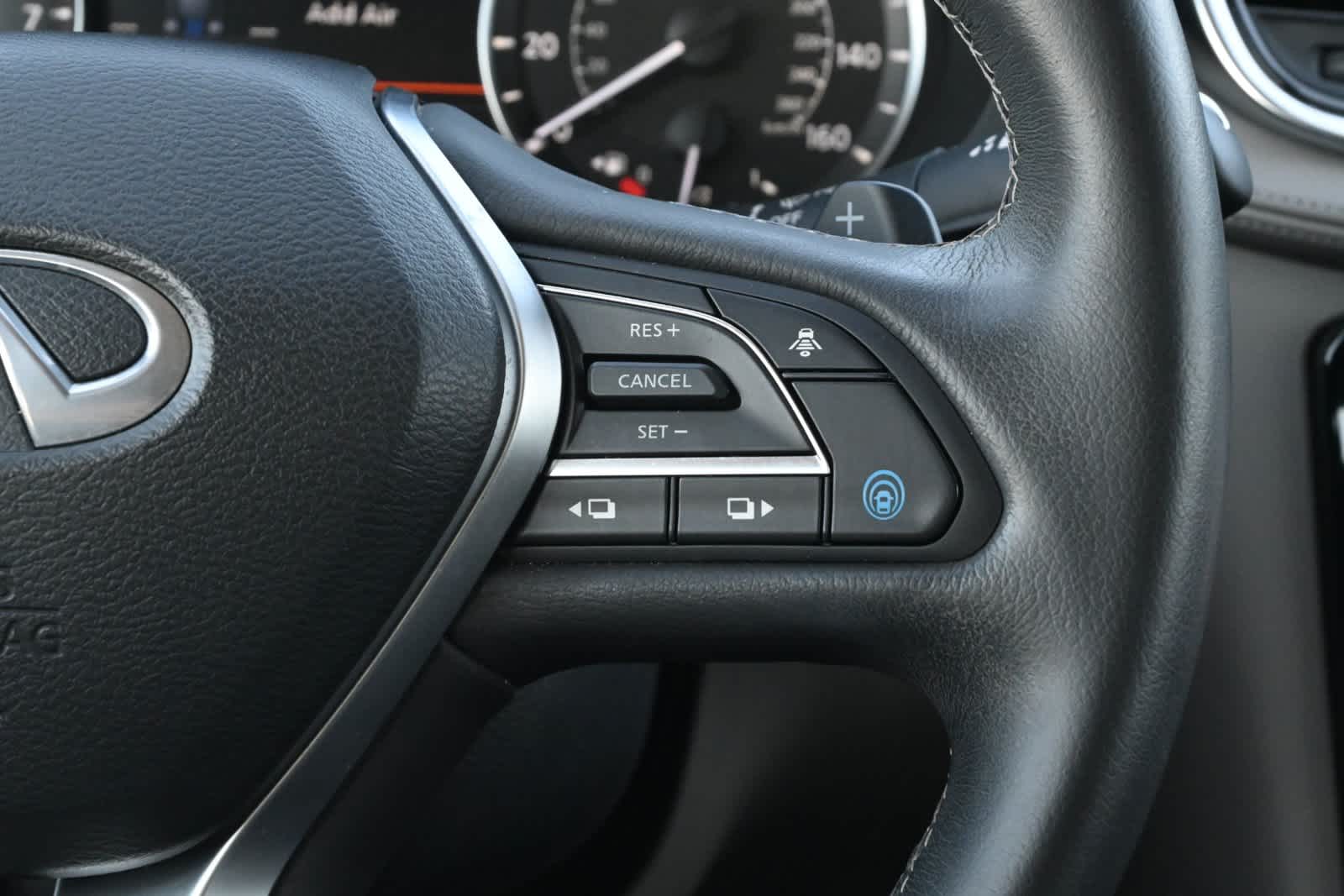 2023 INFINITI QX50 LUXE