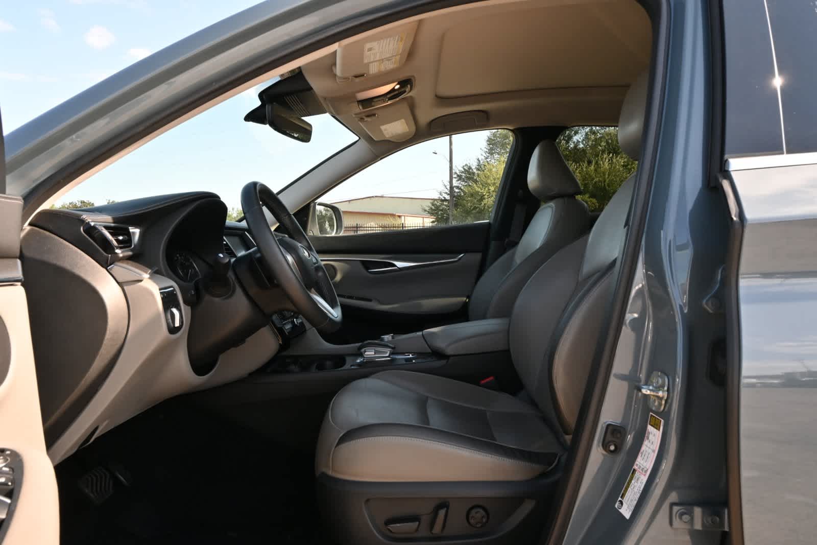 2023 INFINITI QX50 LUXE
