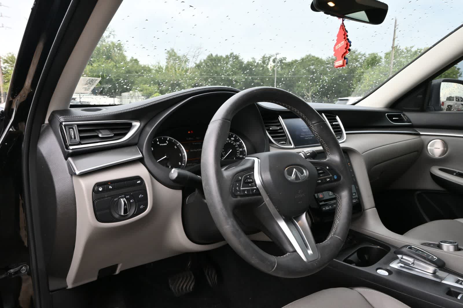 2024 INFINITI QX50 LUXE