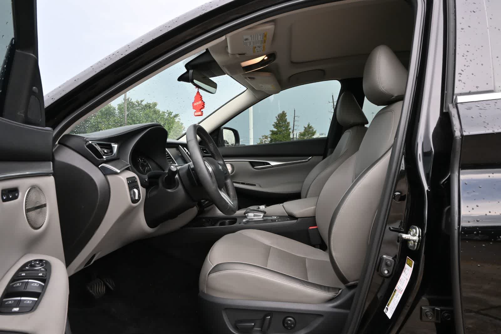 2024 INFINITI QX50 LUXE
