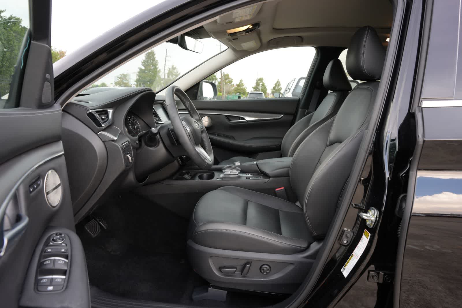2023 INFINITI QX50 LUXE