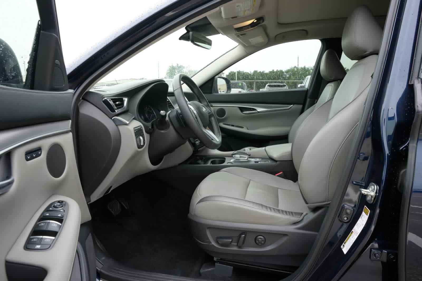 2023 INFINITI QX50 LUXE