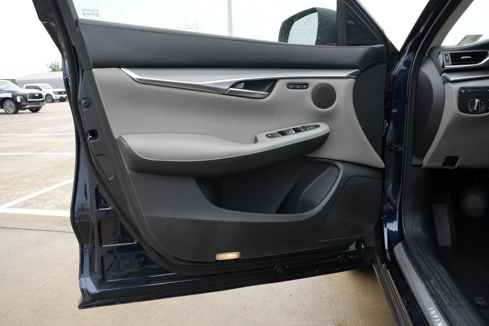 2023 INFINITI QX50 LUXE